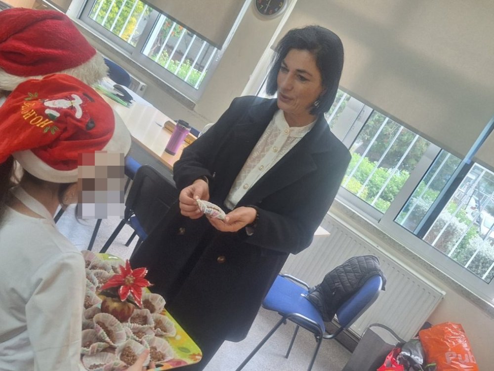 Τα παιδιά της Γ' τάξης έφτιαξαν χριστουγεννιάτικα σοκολατάκια