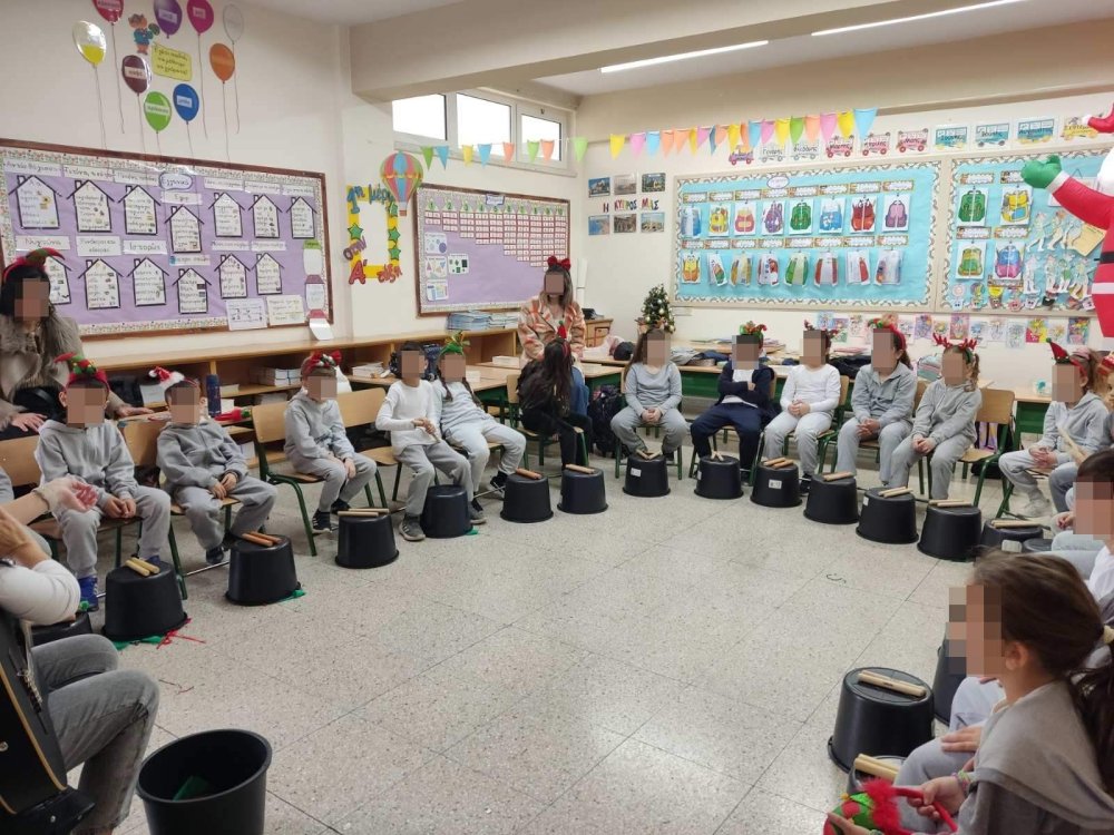 Τα παιδιά της Α' τάξης συμμετείχαν σε μουσικό εργαστήριο με την κ. Κάλια Κωνσταντίνου...