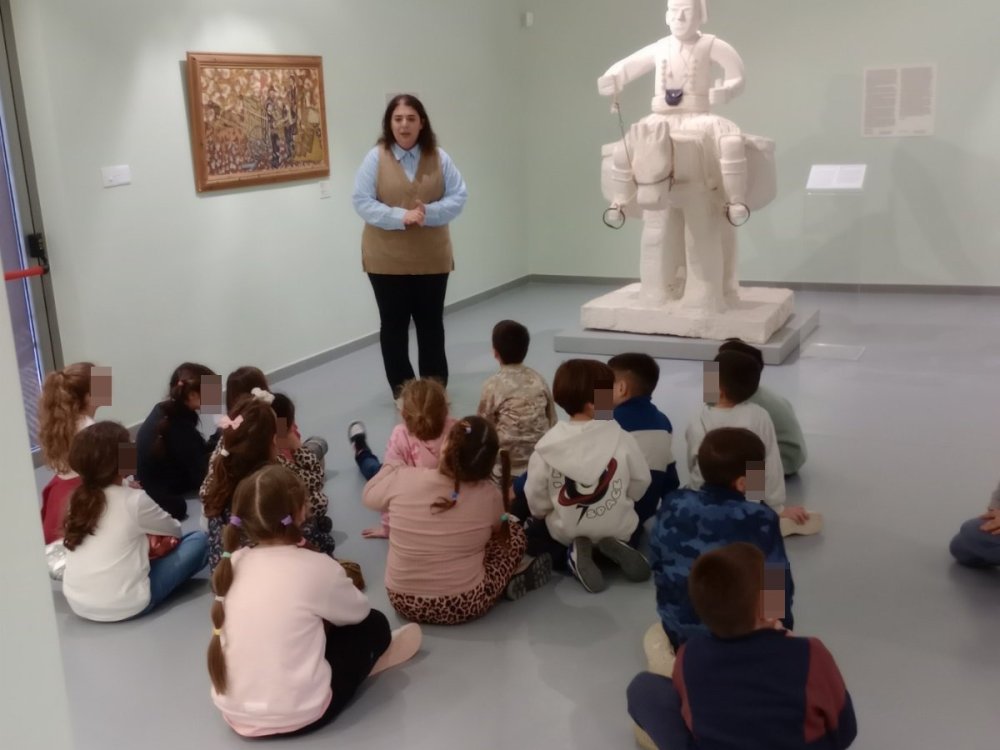 4/3/25: Η Α' και η Β' τάξεις του σχολείου μας επισκέφθηκαν και συμμετείχαν σε εκπαιδευτικο πρόγραμμα στο Μουσείο Κώστα Αργύρου