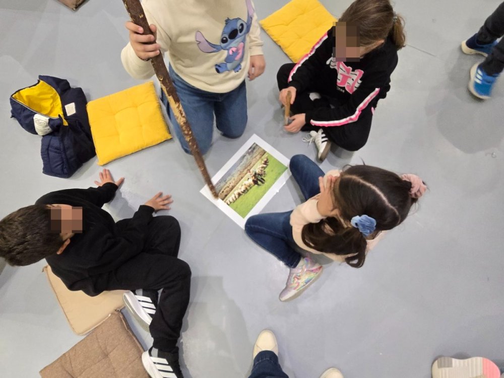 4/3/25: Η Α' και η Β' τάξεις του σχολείου μας επισκέφθηκαν και συμμετείχαν σε εκπαιδευτικο πρόγραμμα στο Μουσείο Κώστα Αργύρου