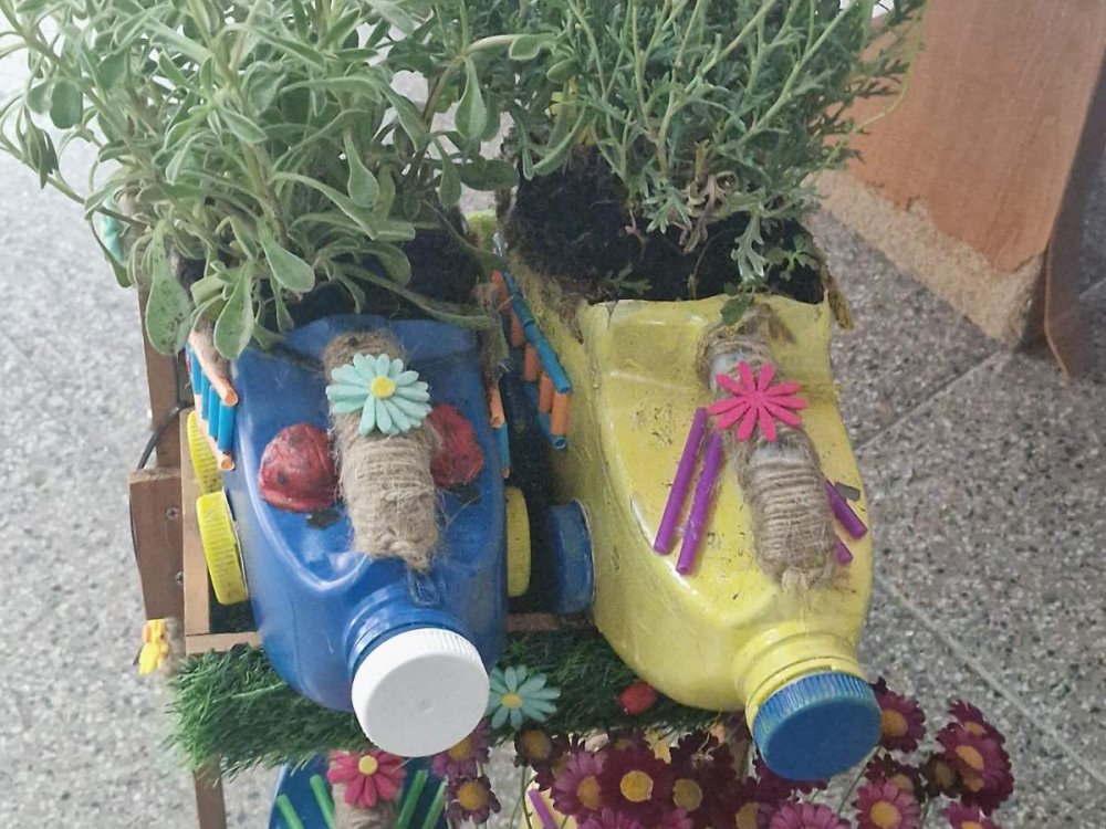 Διαγωνισμός από Ανακυκλώσιμα Υλικά 