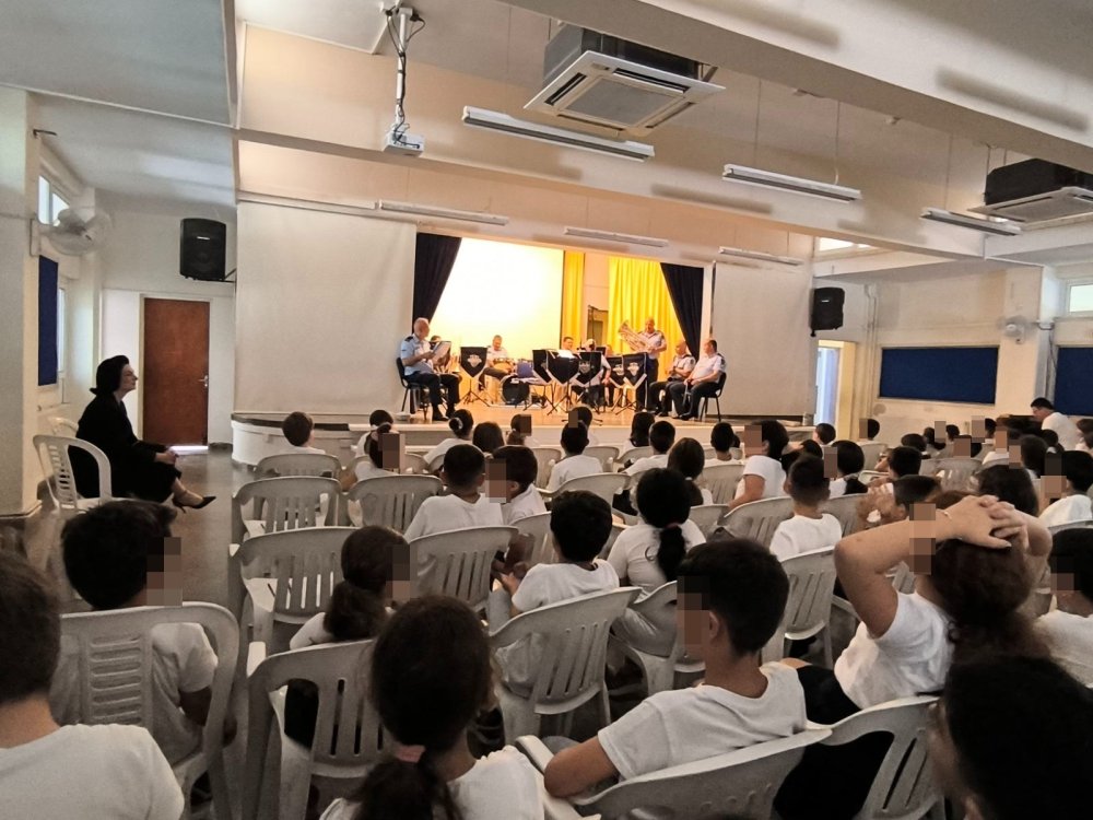 15/5: το σχολείο μας είχε τη χαρά να φιλοξενήσει τη φιλαρμονική της Αστυνομίας