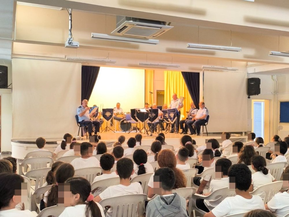 15/5: το σχολείο μας είχε τη χαρά να φιλοξενήσει τη φιλαρμονική της Αστυνομίας