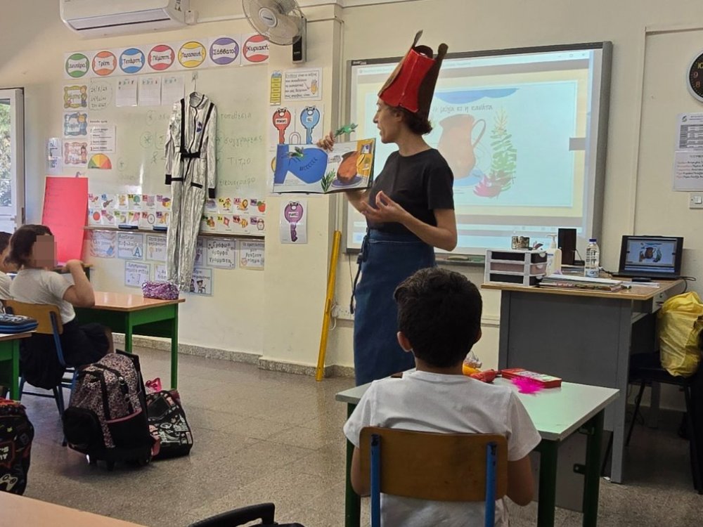 14/5: Εργαστήρι δημιουργικής συγγραφής με αφορμή ένα παραμύθι "Η μύγα και η κανάτα " στα παιδιά του Β1 και Β2 με τη συγγραφέα κ. Μαρία Ιωάννου