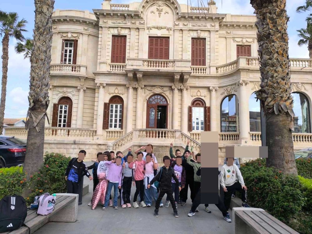 Β' ταξη: εκπαιδευτική εκδρομή στη δημοτική βιβλιοθήκη Λεμεσού