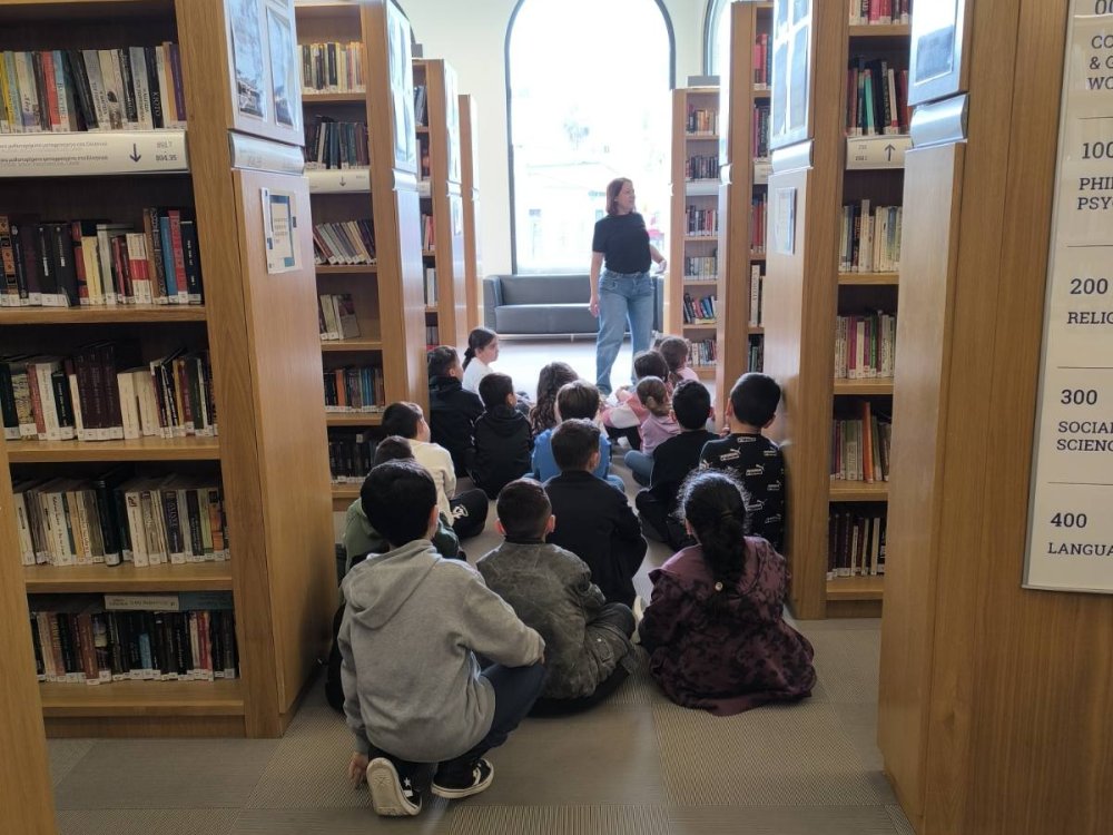 Β' ταξη: εκπαιδευτική εκδρομή στη δημοτική βιβλιοθήκη Λεμεσού