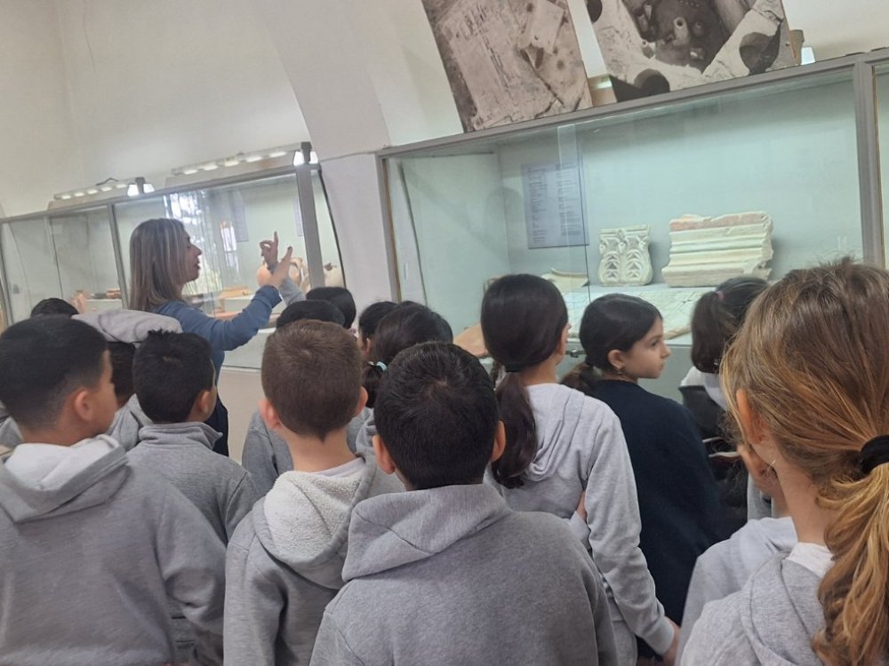 Γ' ταξη: εκπαιδευτική εκδρομή στον αρχαιολογικό μουσειο Κούριου στην Επισκοπή