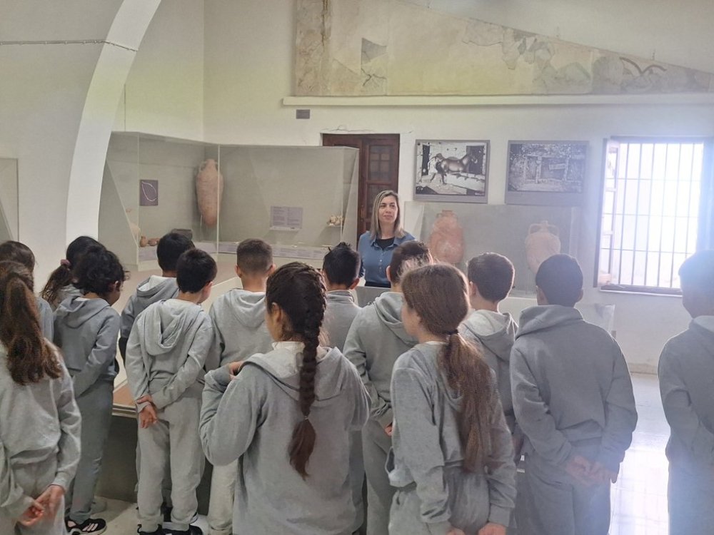 Γ' ταξη: εκπαιδευτική εκδρομή στον αρχαιολογικό μουσειο Κούριου στην Επισκοπή