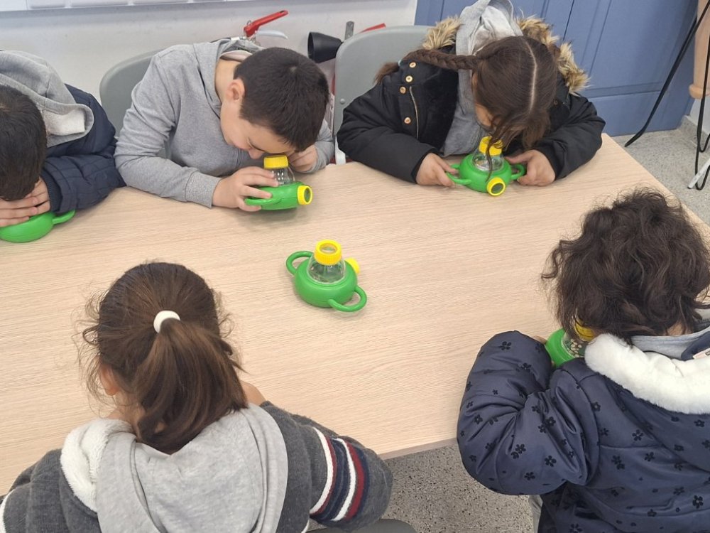 23/1 εκπαιδευτική έκδρομη Γ' τάξης στο περιβάλλοντικο κέντρο Κοιλανίου. Παρακολούθηση θέματος: "Από το στάρι στο ψωμι"