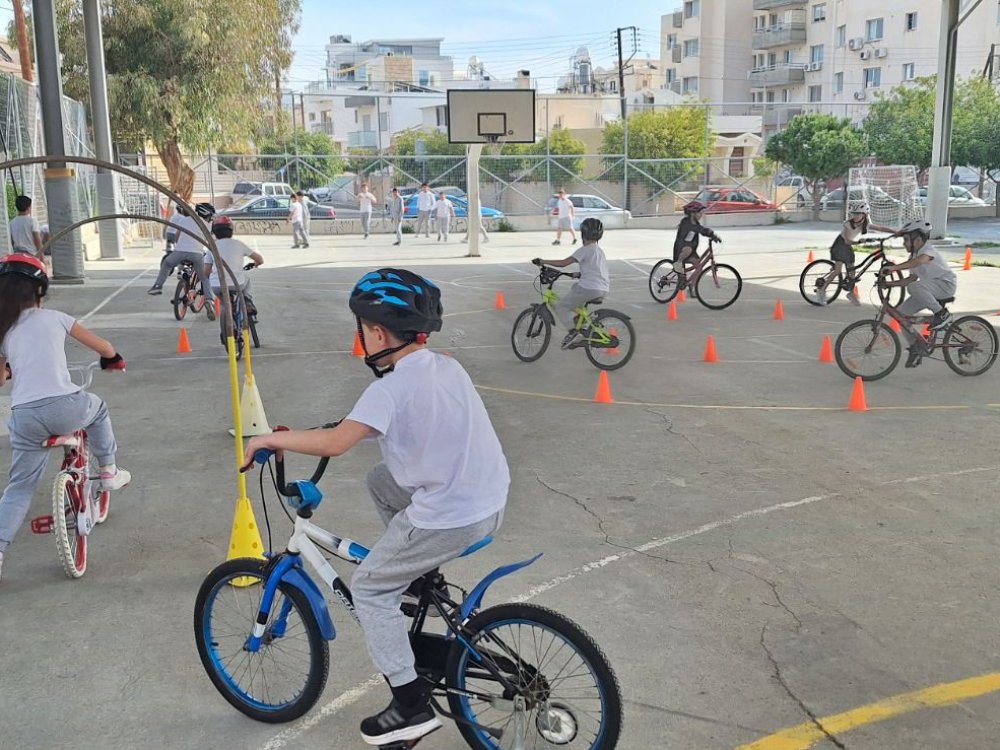 17 Μαρτιου: Ημερίδα ποδηλασίας για τα παιδιά της Γ' τάξης στα πλαίσια του μαθήματος της φυσικης αγωγής