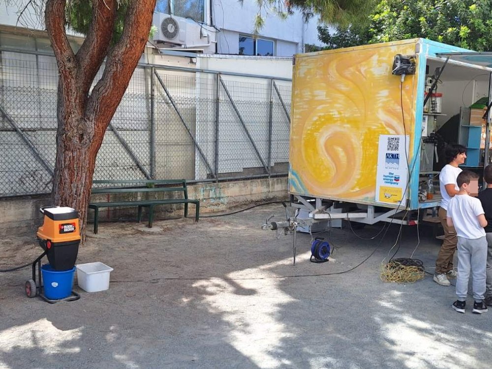 18/3/25: Το καραβάνι της Τηγανοκινησης στο σχολείο μας, γιατι συμμετέχουμε στο πρόγραμμα "Τηγανοκινησης"