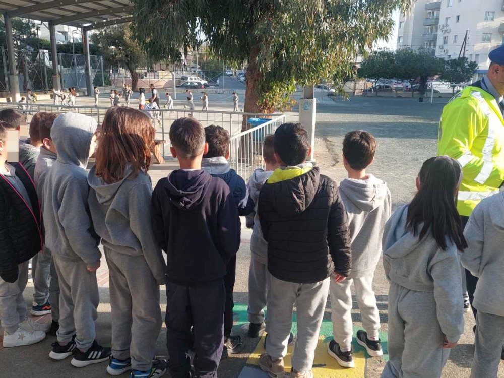 28/2 Μάθημα Κυκλοφοριακής Αγωγής από τον Οικείο Αστυνομικό της Γειτονιάς στα πλαίσια του μαθήματος της Αγωγής Ζωής για τη Β' ταξη