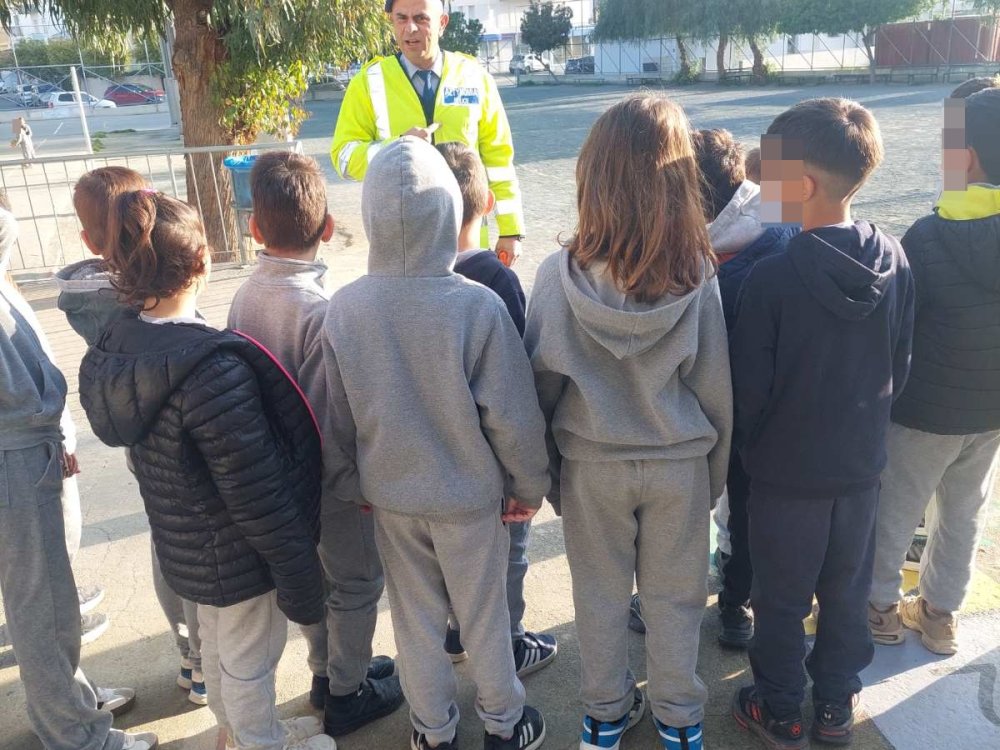 28/2 Μάθημα Κυκλοφοριακής Αγωγής από τον Οικείο Αστυνομικό της Γειτονιάς στα πλαίσια του μαθήματος της Αγωγής Ζωής για τη Β' ταξη