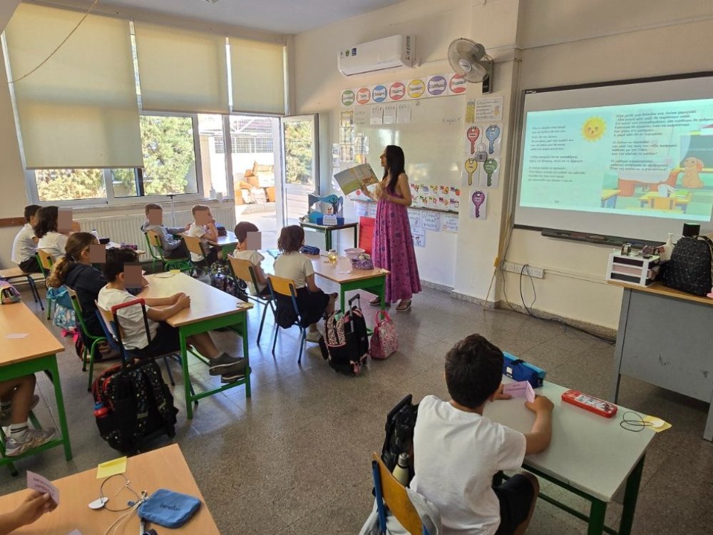 13/5: Παρουσίαση του παραμυθιού "Μαμα φοβάμαι! " στα παιδιά του Β1 και Β2 απο την εκπαιδευτικό και συγγραφέα του παραμυθιού κυρία Έλενα Μιχαήλ Χατζηκυριάκου