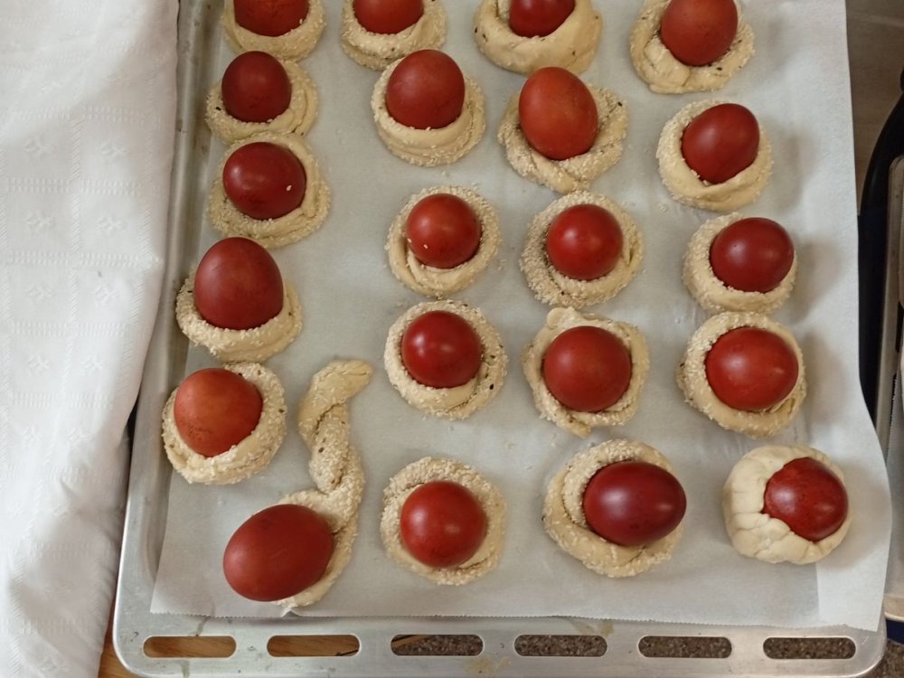 Τα παιδιά του Α1 και του Α2 έφτιαξαν παραδοσιακές αυκωτες και μύρισε το σχολείο "Πασχα"