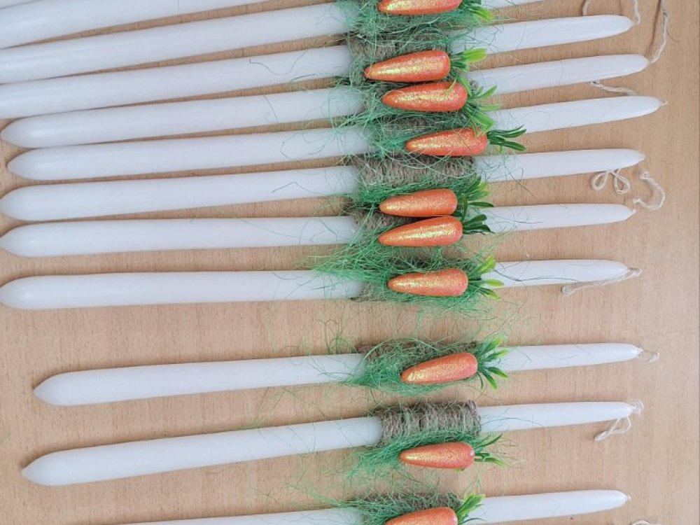 Ο Σ.Γ. δωρισε λαμπάδες και διακοσμητικα.Tα παιδιά έφτιαξαν με τις δασκαλες τις δικές τους λαμπάδες