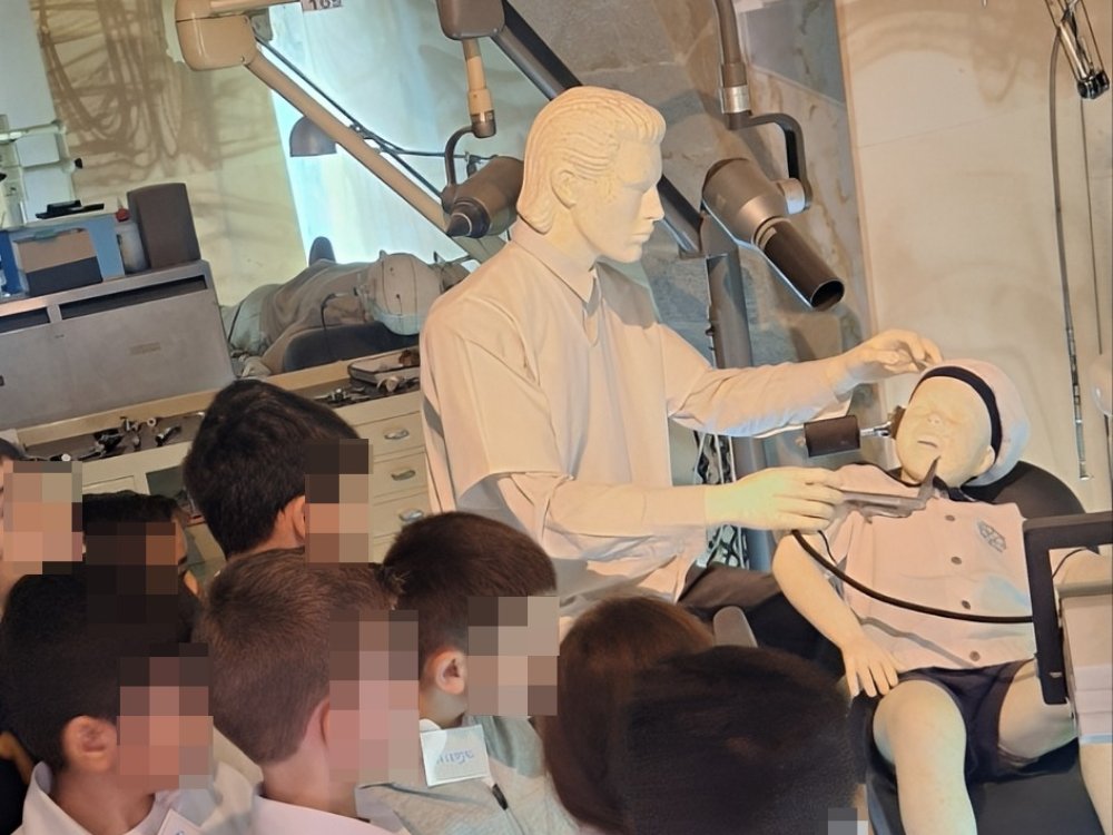 Το Γ' 2 επισκέπτεται το Ιατρικό Μουσείο Πολεμιδιών