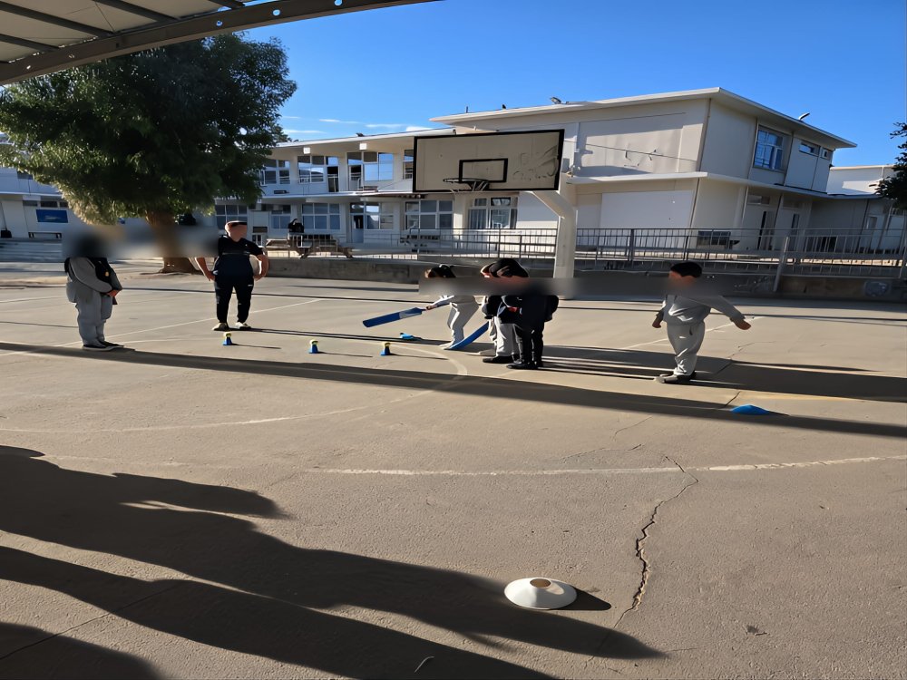 Εκμάθηση κρίκετ από τον προπονητή της παγκυπριας ομοσπονδίας κρίκετ