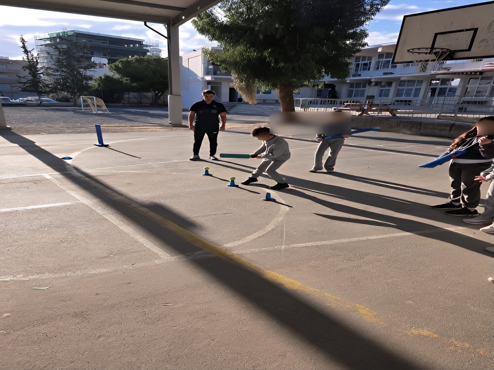 Εκμάθηση κρίκετ από τον προπονητή της παγκυπριας ομοσπονδίας κρίκετ