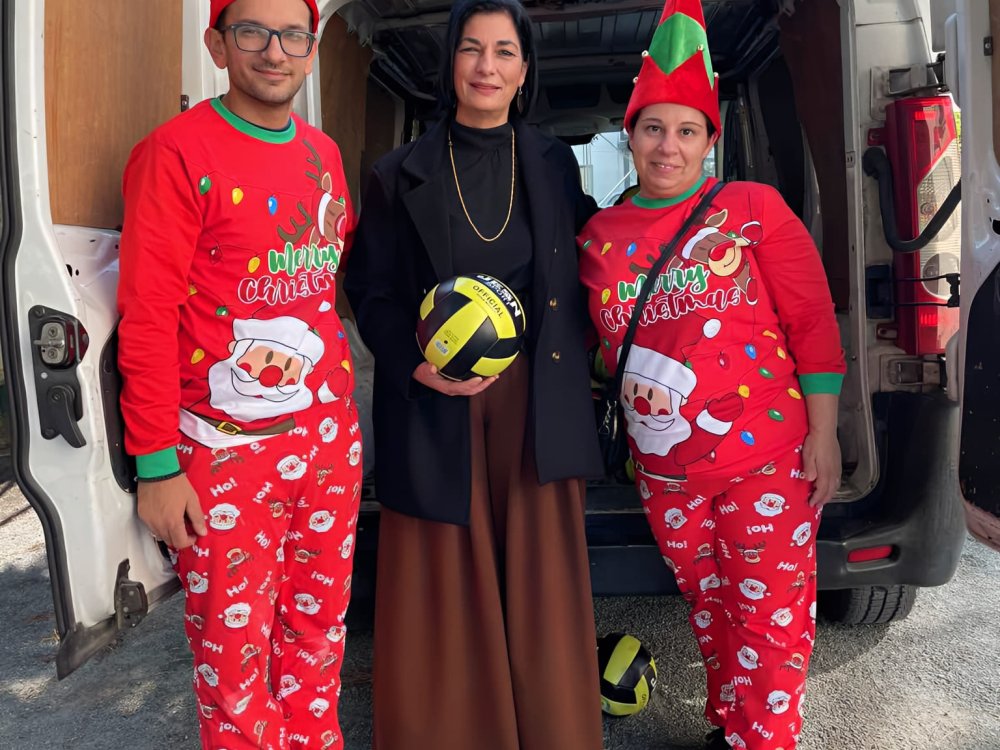 Ο ΣΓ ευχαριστεί την εταιρεία INTERFREIGHT για την ευγενική χορηγία της απο μία μπάλα σε κάθε παιδί του σχολείου μας. 