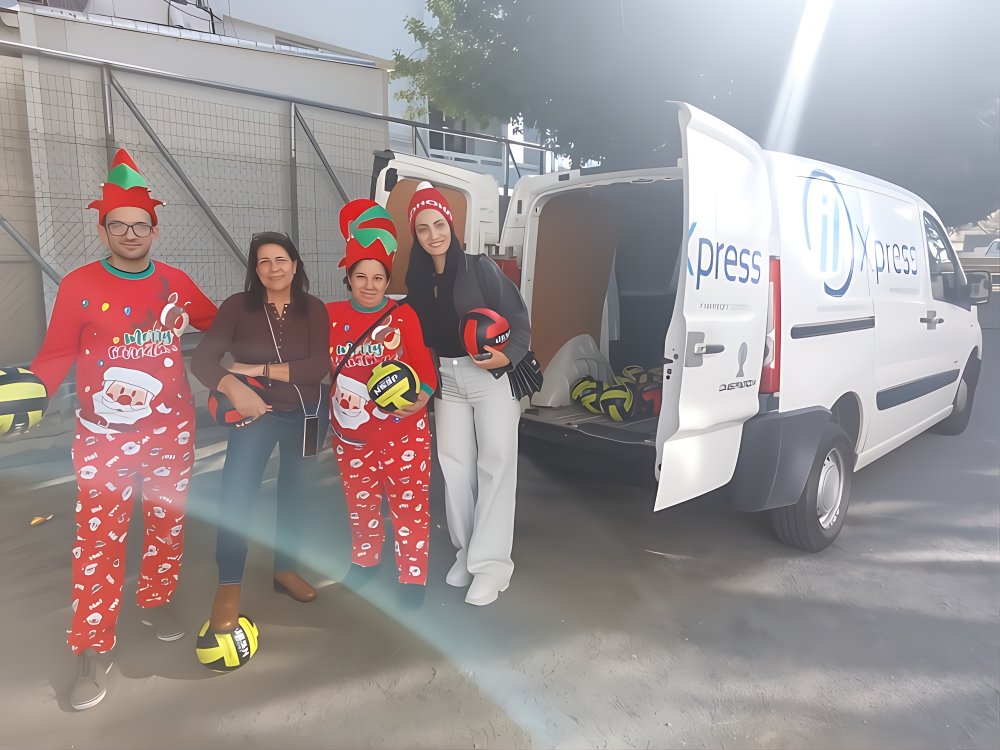 Ο ΣΓ ευχαριστεί την εταιρεία INTERFREIGHT για την ευγενική χορηγία της απο μία μπάλα σε κάθε παιδί του σχολείου μας. 