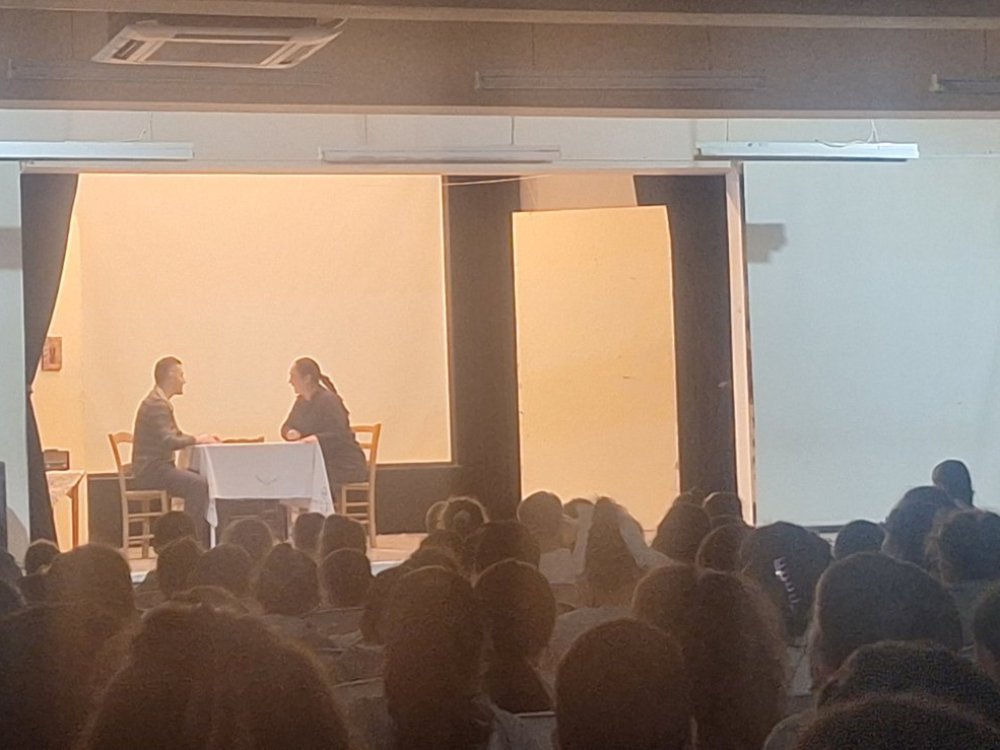 Θεατρική παράσταση στο σχολείο μας: «Ελένη Φωκά (Ελεύθερες Ψυχές)».