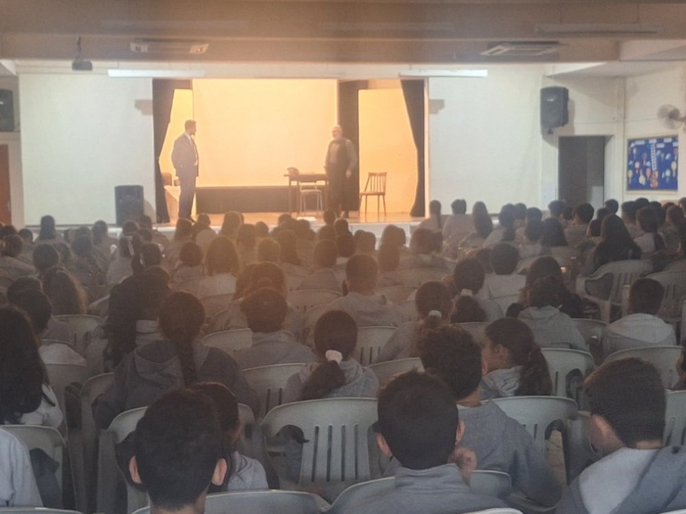 Θεατρική παράσταση στο σχολείο μας: «Ελένη Φωκά (Ελεύθερες Ψυχές)».