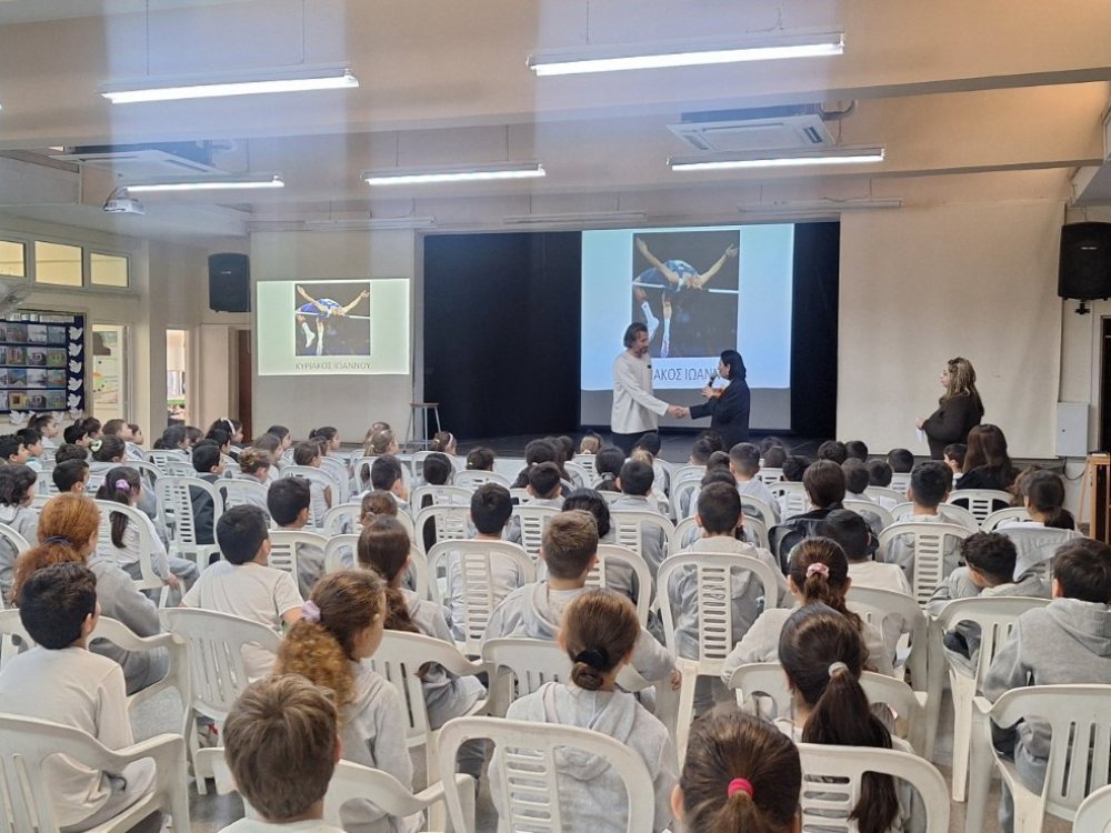 Το σχολείο μας φιλοξένησε τον Κύπριο Ολυμπιονίκη άλτη Κυριάκο Ιωάννου, ο οποίος μας μίλησε για τη ζωή του σε σχέση με τον αθλητισμό