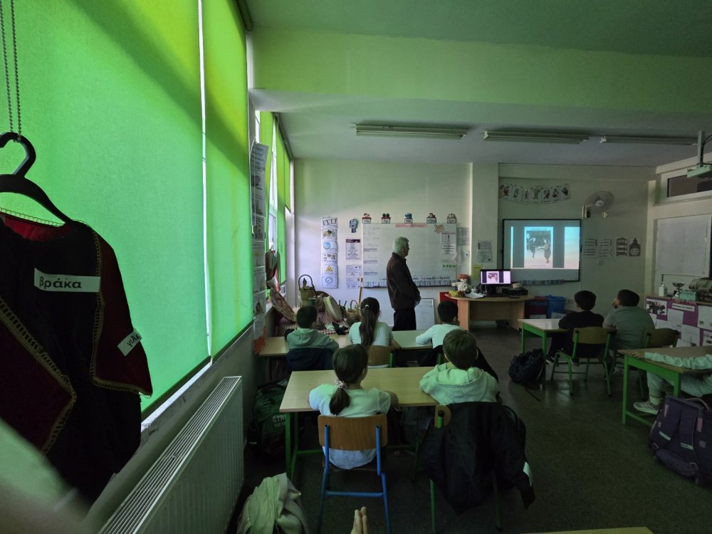 Παρουσίαση με θέμα **«Η Κύπρος του χθες»** από τον κ. Βάσο Κυριακίδη στις Β΄ τάξεις.
