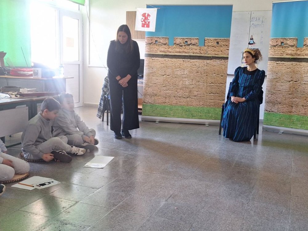 17/3, τα τμήματα Γ1 και Γ2 συμμετείχαν σε πρόγραμμα με διαδραστικά μεσαιωνικά παραμύθια και χρήση ΤΝ, σε συνεργασία με θεατρολόγους.