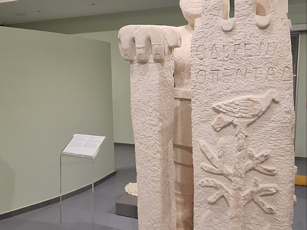 Παρασκευή 13/3, τα τμήματα Γ1 και Γ2 επισκέφθηκαν το Μουσείο Κώστα Αργύρου και συμμετείχαν σε διαδραστικές δραστηριότητες με θεατρολόγο, οι οποίες αφορούσαν το έργο του Κώστα Αργύρου «Ο Διγενής τζιαι ο Ακρίτας».