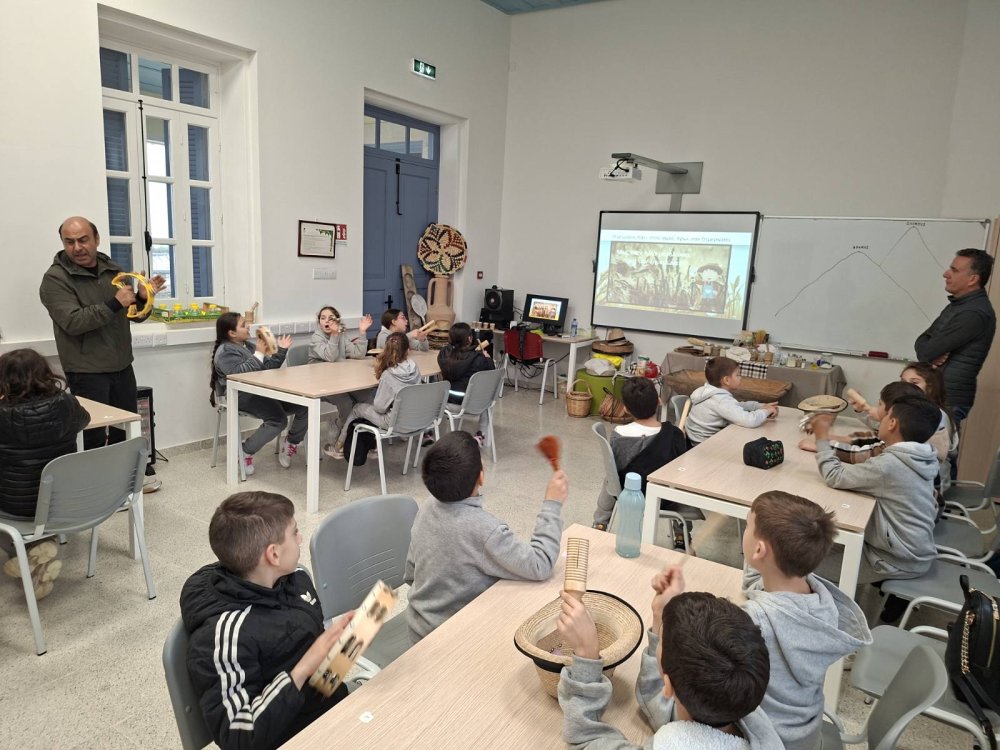 Παρασκευή, 13/2 η Γ τάξη πήγε εκπαιδευτική εκδρομή στο Περιβαλλοντικό κέντρο Κοιλανίου