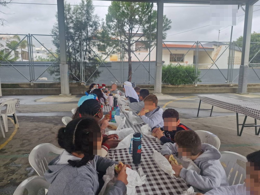 Τσικνοπέμπτη στο σχολείο με φαγητό και χορο