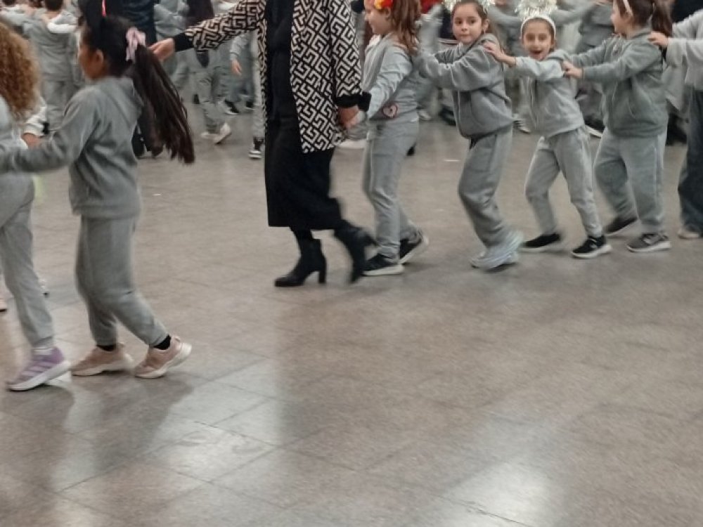 Τσικνοπέμπτη στο σχολείο με φαγητό και χορο