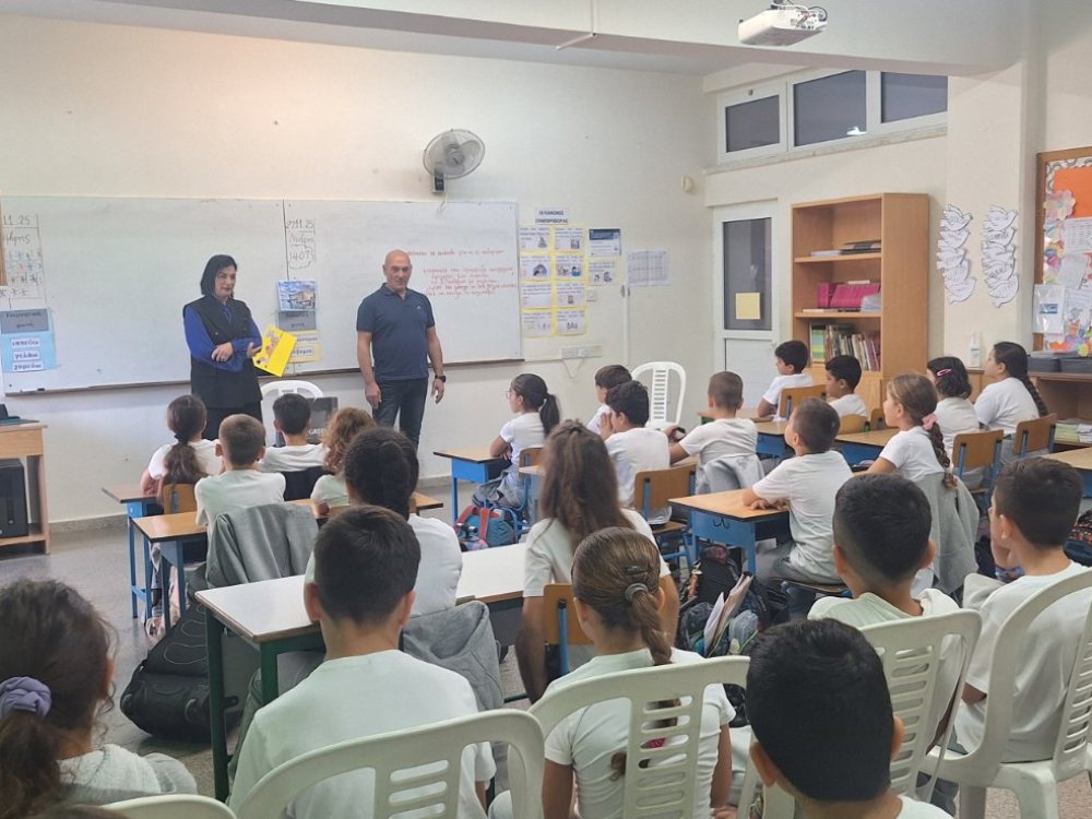 Ομιλία στα παιδιά της Γ' τάξης από τον κ. Μιχάλη Μιχαήλ για το κατεχόμενο χωριό του, τον Άγιο Σέργιο