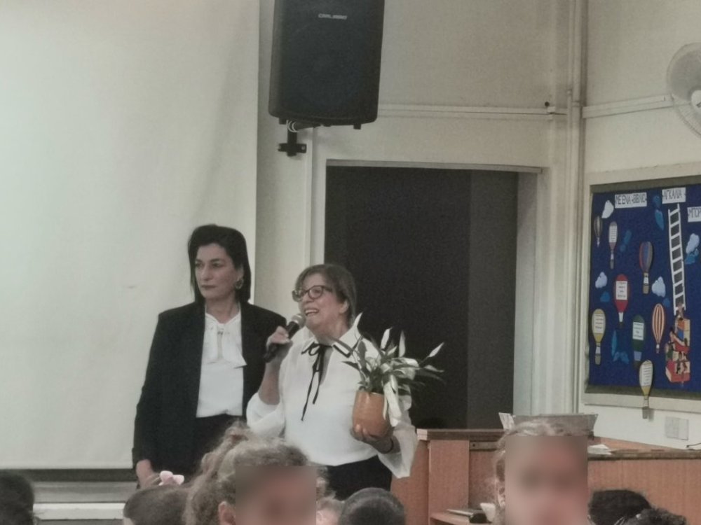 Στα πλαίσια του διαχρονικου υπό έμφαση στοχου μας "Δεν ξεχνώ και αγωνιζομαι" απο τον κατεχόμενο δημο της Κερυνειας, η κ. Μαρία Κουρουγιαννη μίλησε σε ολα τα παιδια του σχολείου για την Κερυνεια...