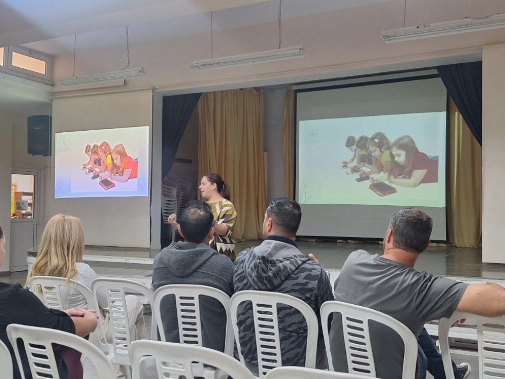 Σεμινάριο με θέμα: Αποσυνδεθείτε για να Συνδεθείτε. Πώς αντιμετωπίζουμε αποτελεσματικά τη χρήση των ηλεκτρονικών μέσων από τα παιδιά μας 17/11/2025